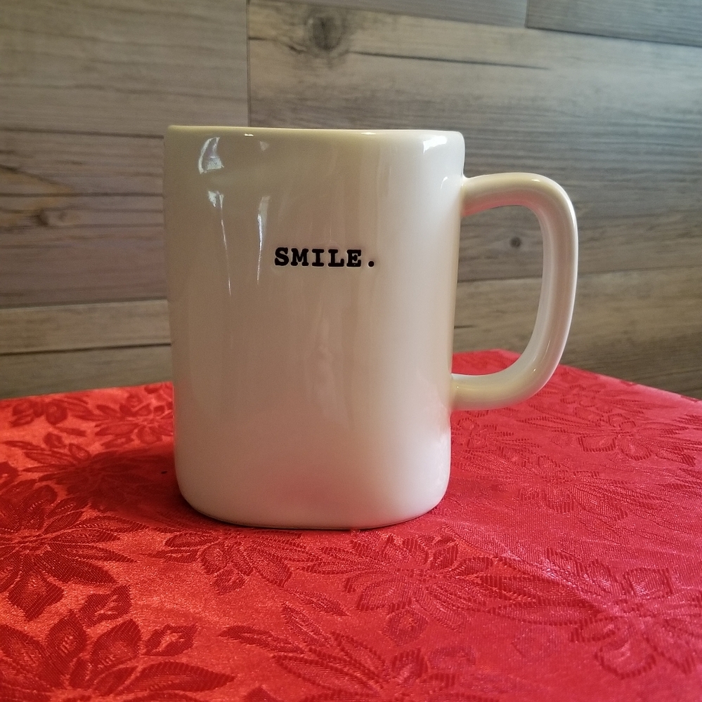 Rae Dunn "Smile" coffee/tea mug
